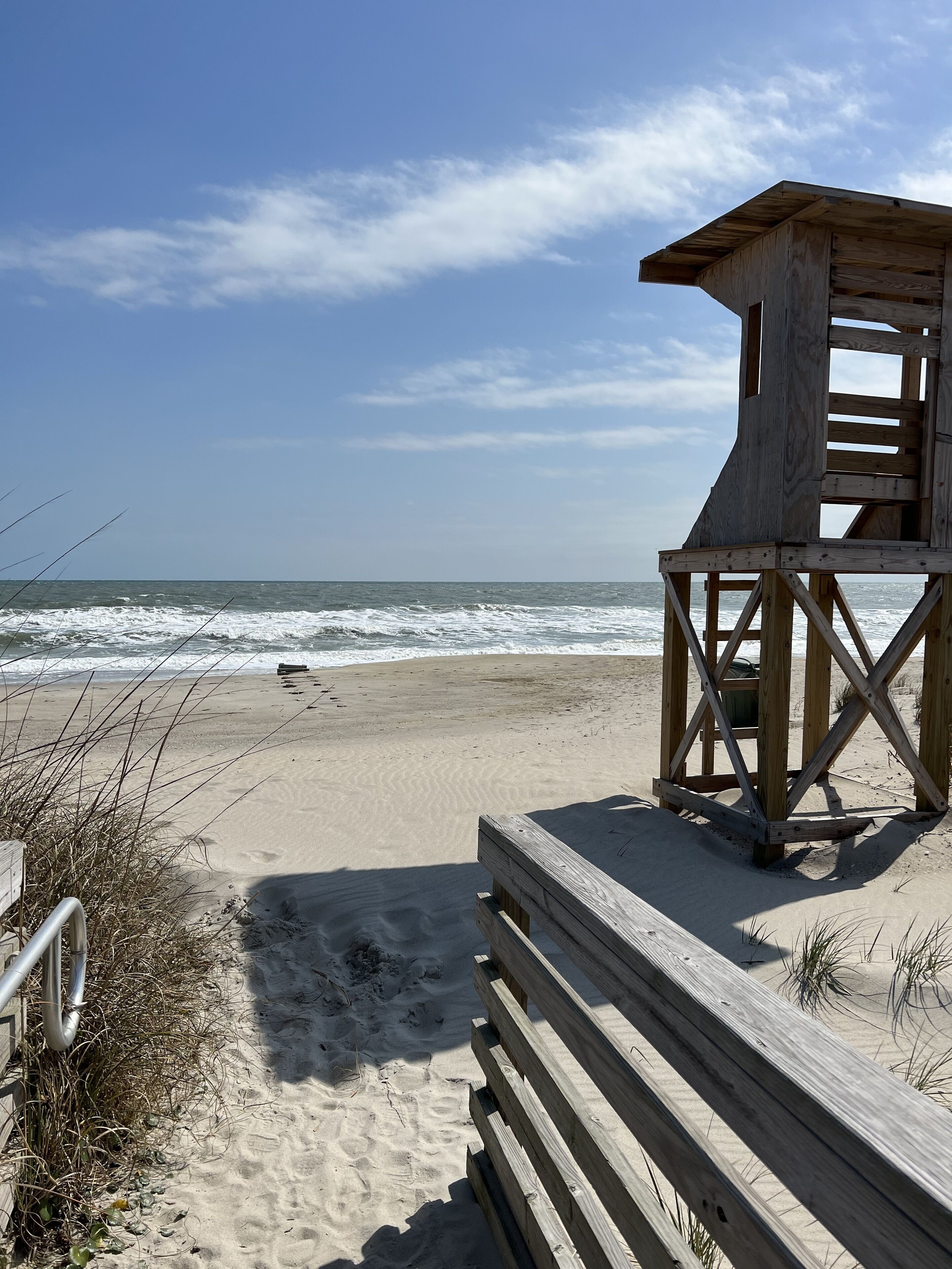 Beach nearby, sun loungers, beach towels