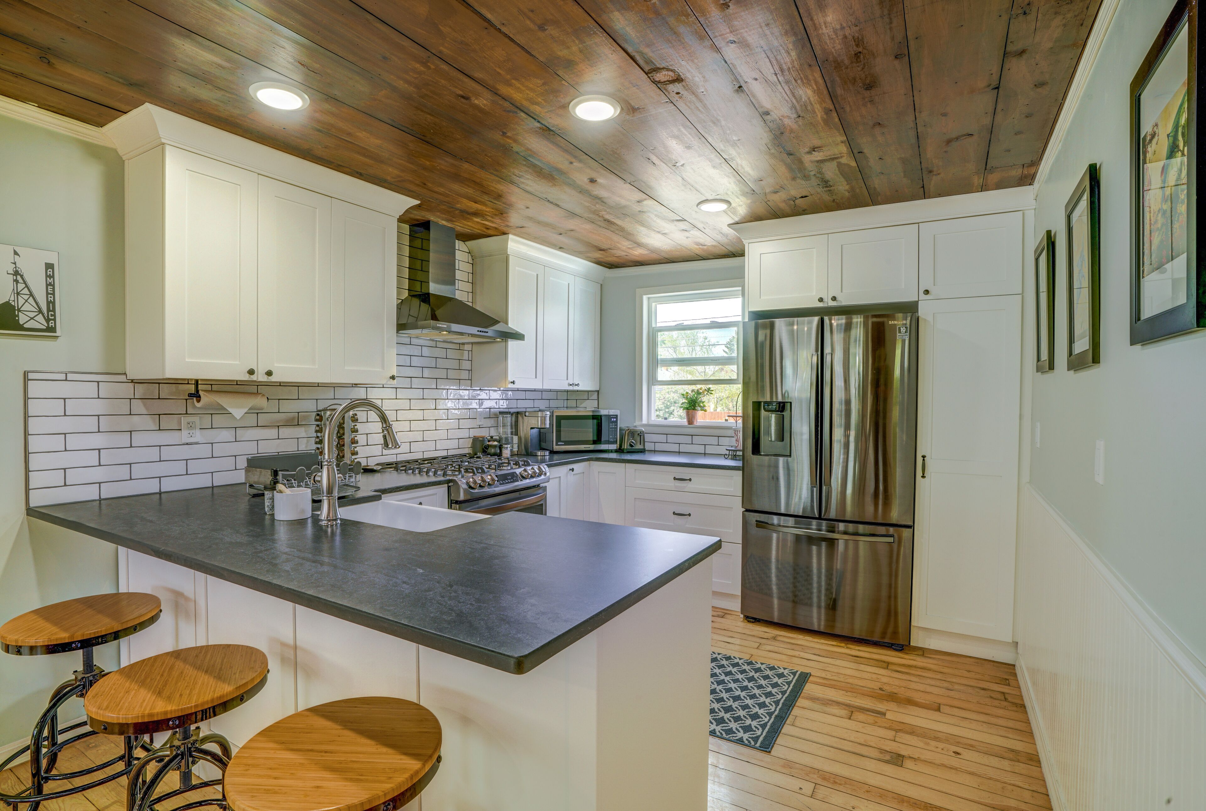 EnvironmentalChalet, Heart of Missoula;Chefs Kitchen! FencedYrdBrooklinenSheets!