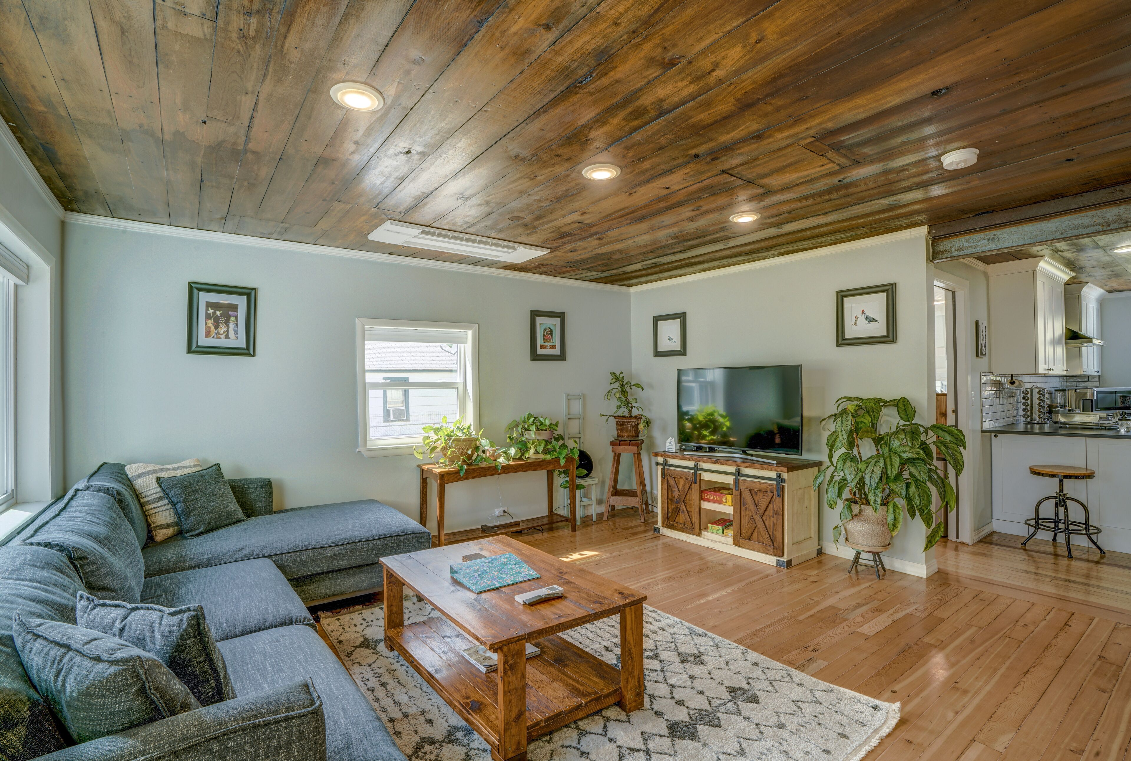 EnvironmentalChalet, Heart of Missoula;Chefs Kitchen! FencedYrdBrooklinenSheets!