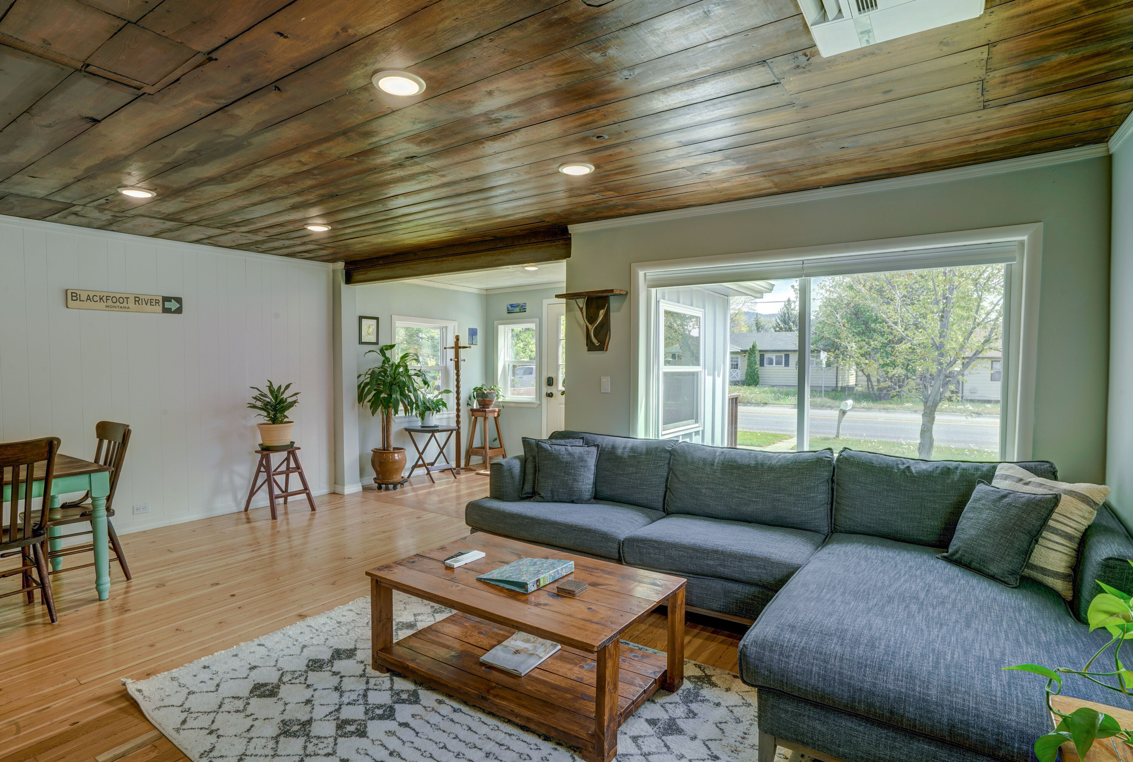 EnvironmentalChalet, Heart of Missoula;Chefs Kitchen! FencedYrdBrooklinenSheets!