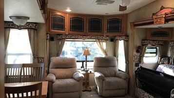 Smart TV, fireplace, video games