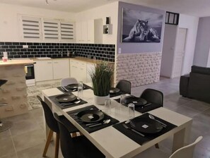 Dining - A cozy home at the gates of Beauval Zoo (Saint Aignan)
