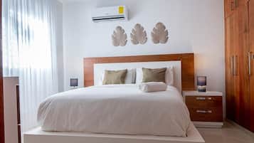 3 bedrooms, desk, iron/ironing board, free WiFi