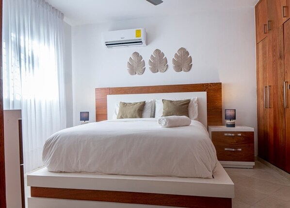 3 bedrooms, desk, iron/ironing board, free WiFi