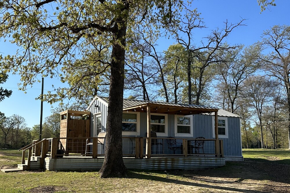 Tiny House - Perfect Ranch Stay for Animal Enthusiasts