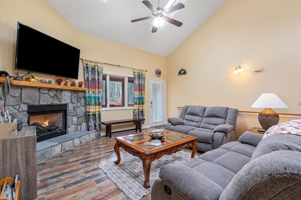 Smart TV, fireplace, DVD player, table football