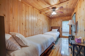 3 bedrooms, iron/ironing board, travel cot, free WiFi