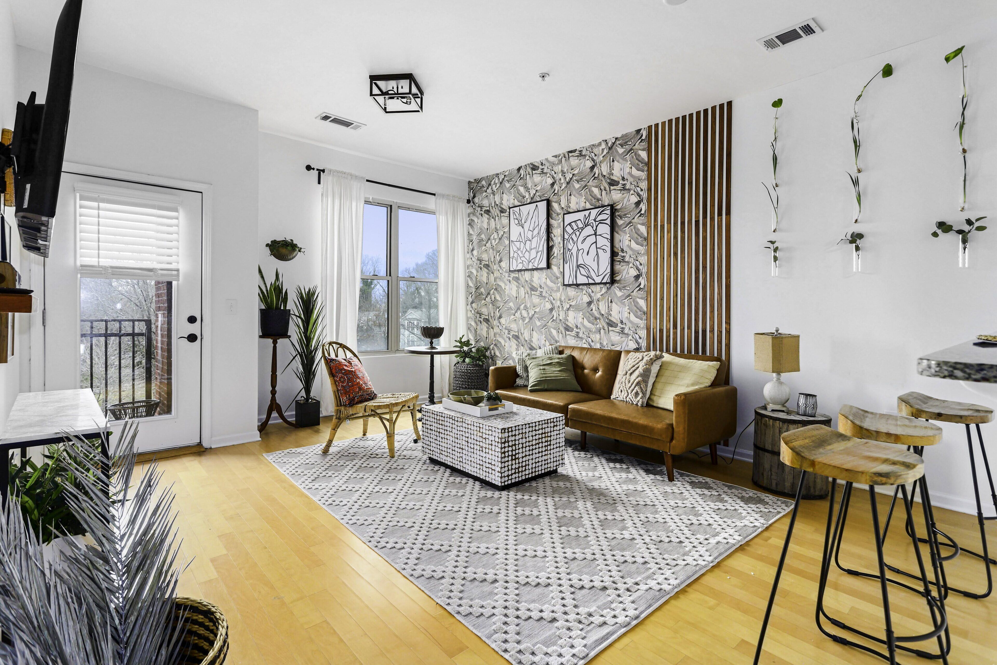 Entire Condo- Urban Safari in the heart of ATL