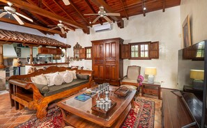 Smart TV, DVD player