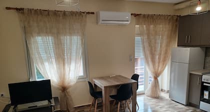 Elegant Studio Mytilini - 5 λεπτά από το κέντρο της πόλης!