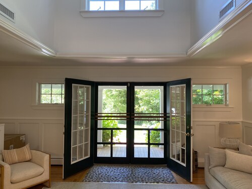 Oak Bluffs Family Retreat - Private Roundabout, Walk to the Beach & Downtown OB.