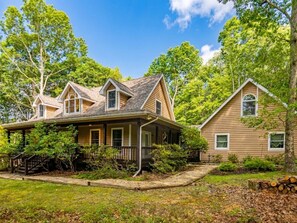 House (4 Bedrooms) | Front of property - S'more Fun by Taylor Made Deep Creek (Oakland)