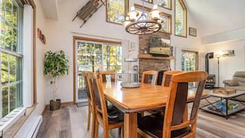 House (3 Bedrooms) | Property amenity