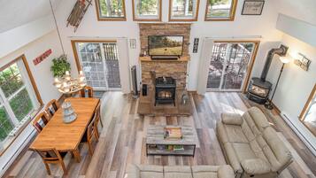 House (3 Bedrooms) | Property amenity