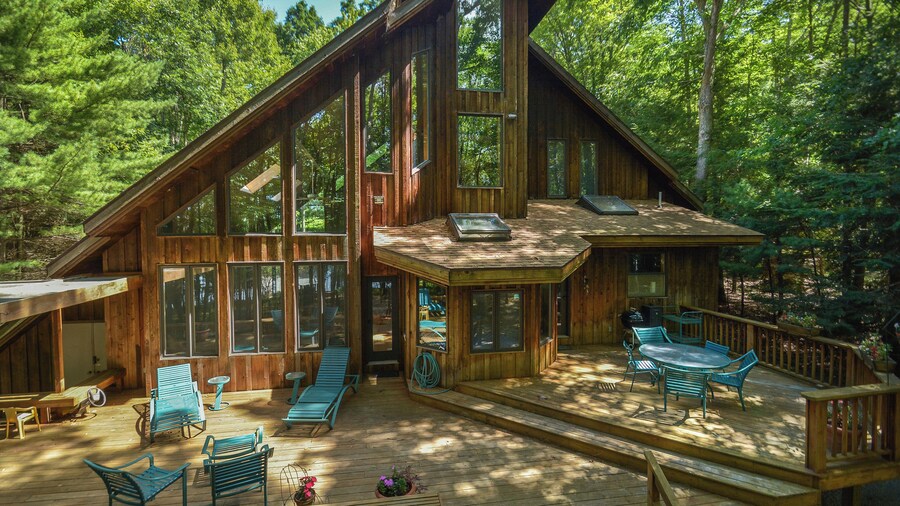 Shoreline Chateau by Taylor Made Deep Creek