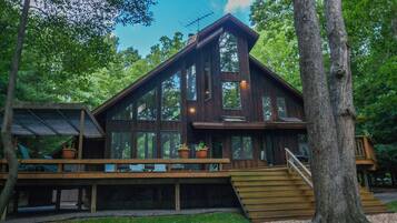 House (4 Bedrooms) | Front of property