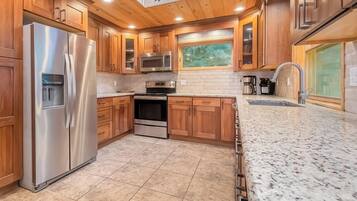 House (4 Bedrooms) | Property amenity