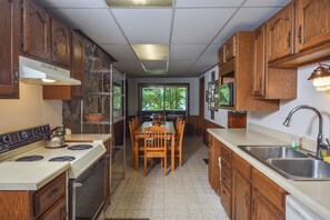 House (3 Bedrooms) | Property amenity