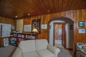 House (3 Bedrooms) | Property amenity