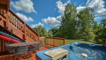 Studio (3 Bedrooms) | Property amenity