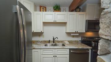 Studio (4 Bedrooms) | Property amenity