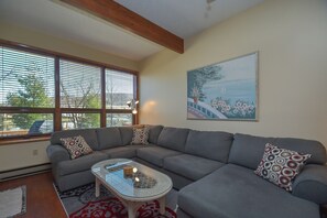 Studio (4 Bedrooms) | Property amenity - Ski Harbor 07 by Taylor Made Deep Creek (McHenry)