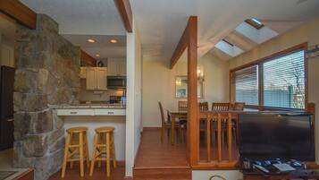 Studio (4 Bedrooms) | Property amenity