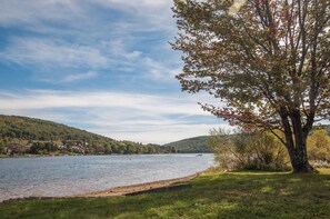 Studio (2 Bedrooms) | Property amenity - Ski Harbor 45 by Taylor Made Deep Creek (McHenry)