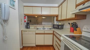 Studio (2 Bedrooms) | Property amenity