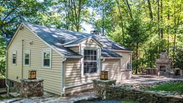 House (3 Bedrooms) | Property amenity