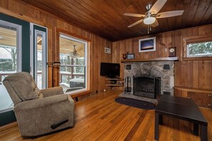 House (3 Bedrooms) | Property amenity