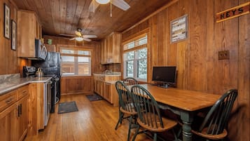 House (3 Bedrooms) | Property amenity