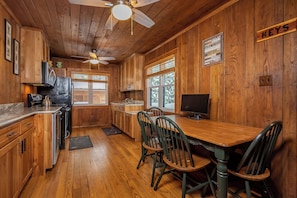 House (3 Bedrooms) | Property amenity