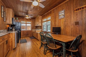 House (3 Bedrooms) | Property amenity