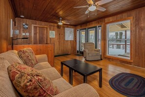 House (3 Bedrooms) | Property amenity