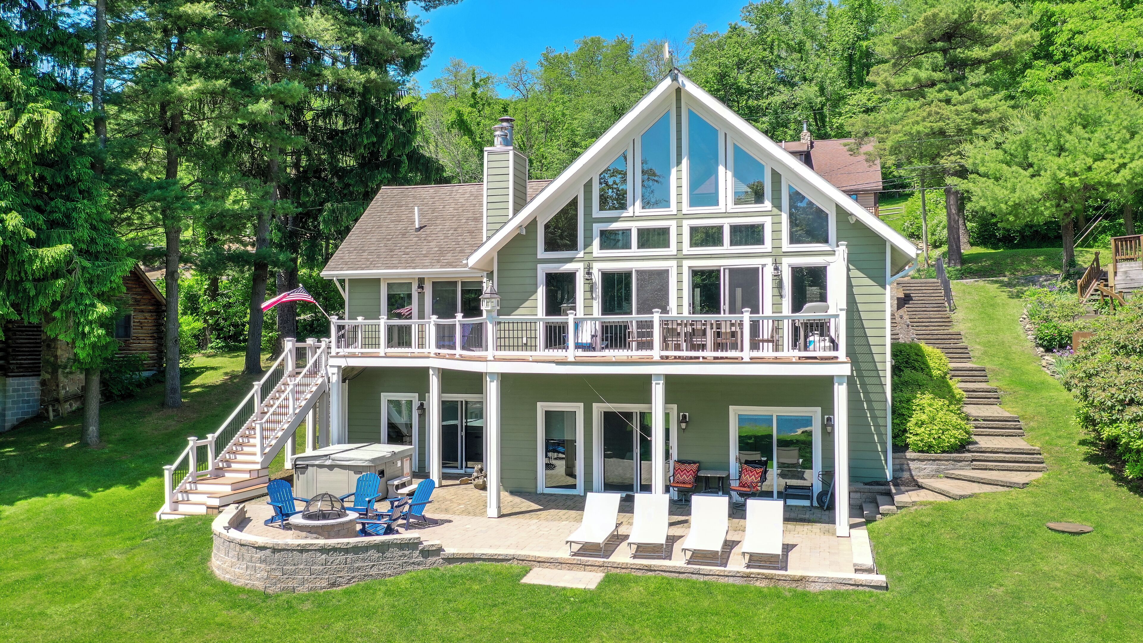 House (4 Bedrooms) | Front of property