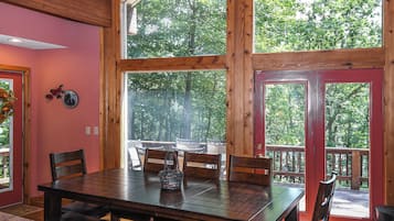 House (4 Bedrooms) | Property amenity