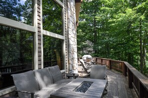 House (4 Bedrooms) | Property amenity - Slip Away Chalet by Taylor Made Deep Creek (McHenry)