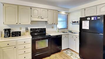 House (2 Bedrooms) | Property amenity