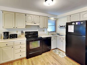 House (2 Bedrooms) | Property amenity
