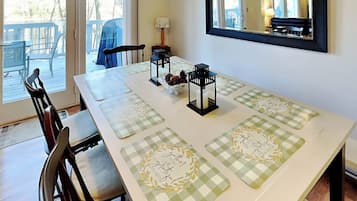 Nhà (2 Bedrooms) | Tiện nghi, dịch vụ nơi lưu trú
