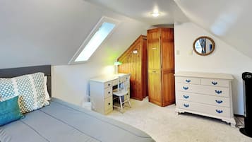 House (2 Bedrooms) | Property amenity