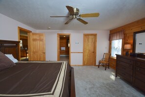 하우스, 침대(여러 개), 온수 욕조 | 4 개의 침실, 각각 다른 스타일의 인테리어, 각각 다르게 가구 비치, 무료 WiFi