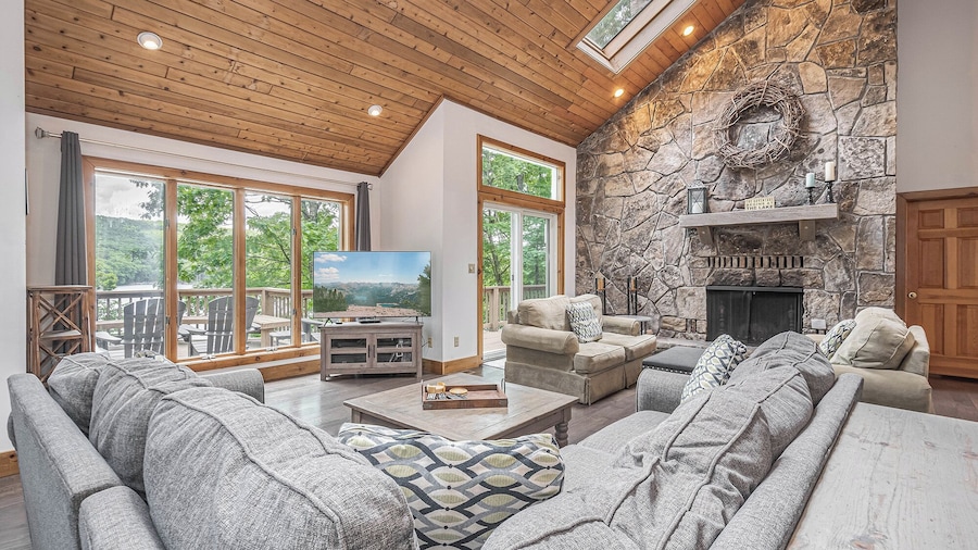 Solar Delight by Taylor Made Deep Creek
