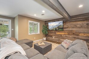 House (5 Bedrooms) | Property amenity - Solar Delight by Taylor Made Deep Creek (McHenry)