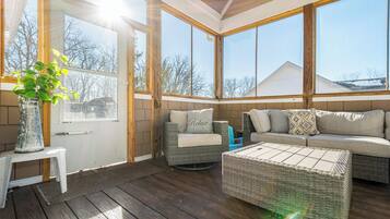 House (5 Bedrooms) | Property amenity