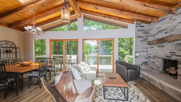 House, Multiple Beds, Hot Tub | Living room | TV, fireplace