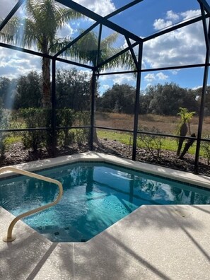 Beheizter Pool