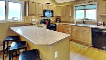 House (3 Bedrooms) | Property amenity