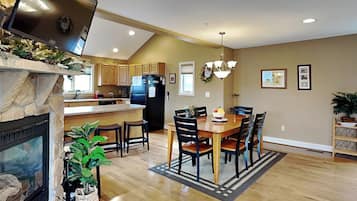 House (3 Bedrooms) | Property amenity
